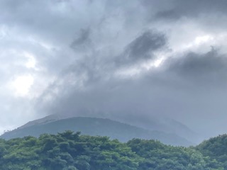 別府市　学習塾RainBow 　塾長ウォーキング目標5000km!　887日目結果！　夕方の自宅付近　[別府　塾　学習塾　個別指導　高校受験　大学受験　中学数学　中学理科　高校数学　高校化学]